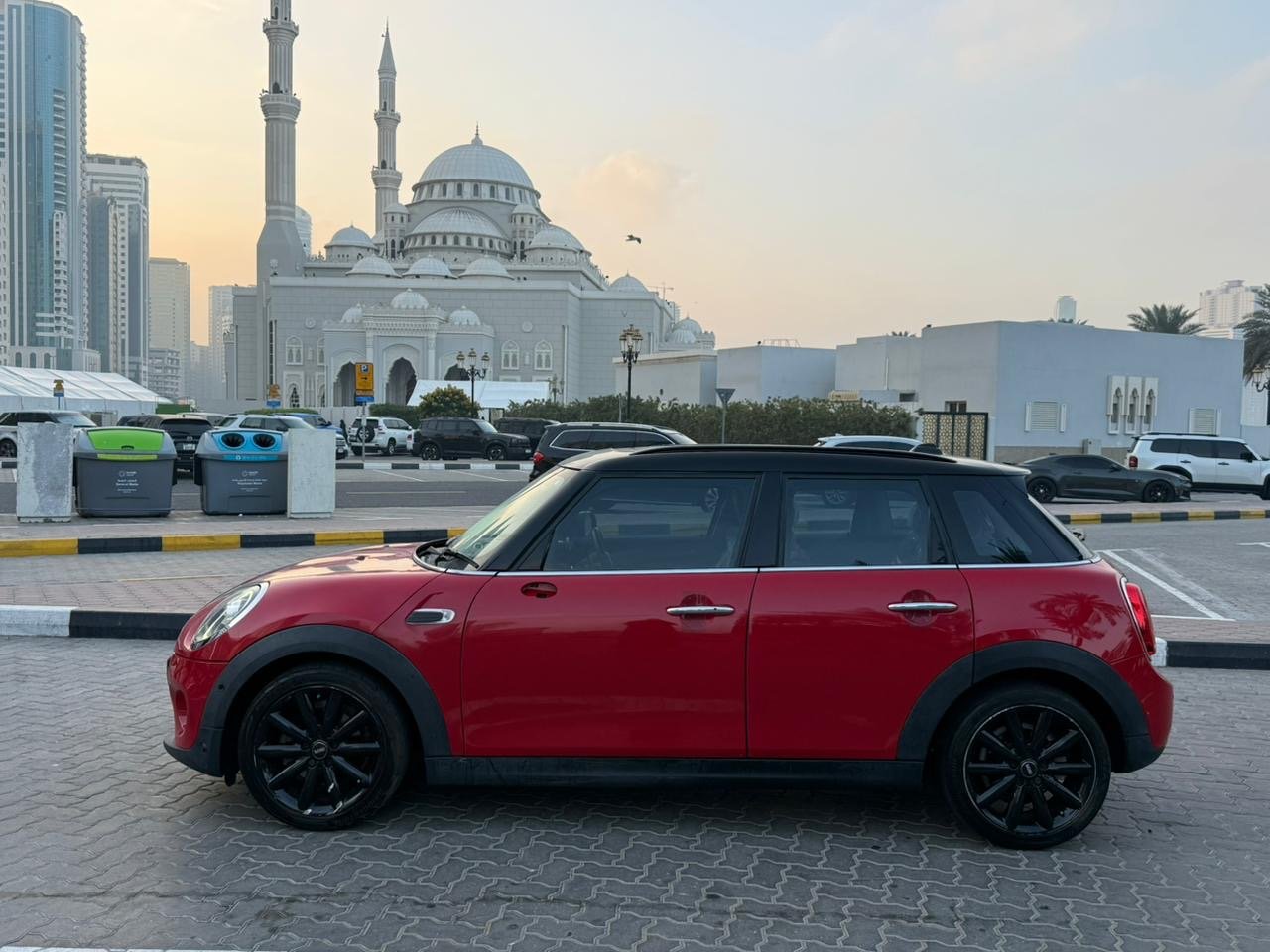 MIni Cooper 2021 Red image